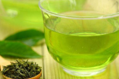 在夏天喝绿茶有什么好处
