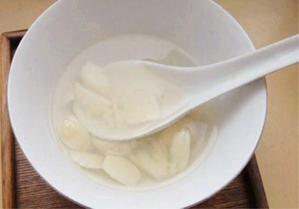 大蒜冰糖水的禁忌