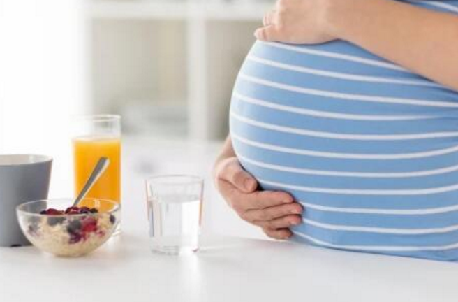 孕期为什么容易没食欲？科学饮食可以搭配孕妇多种维生素(图1)