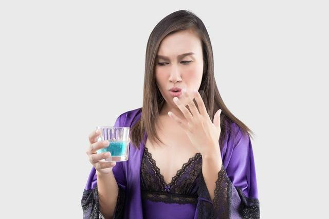 牙齿变白的10个小妙招(图1)